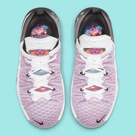 Nike LeBron XVIII 18 GS Basketball Shoes Graffiti Chlorine CW2760-900 Si… - Picture 3 of 12